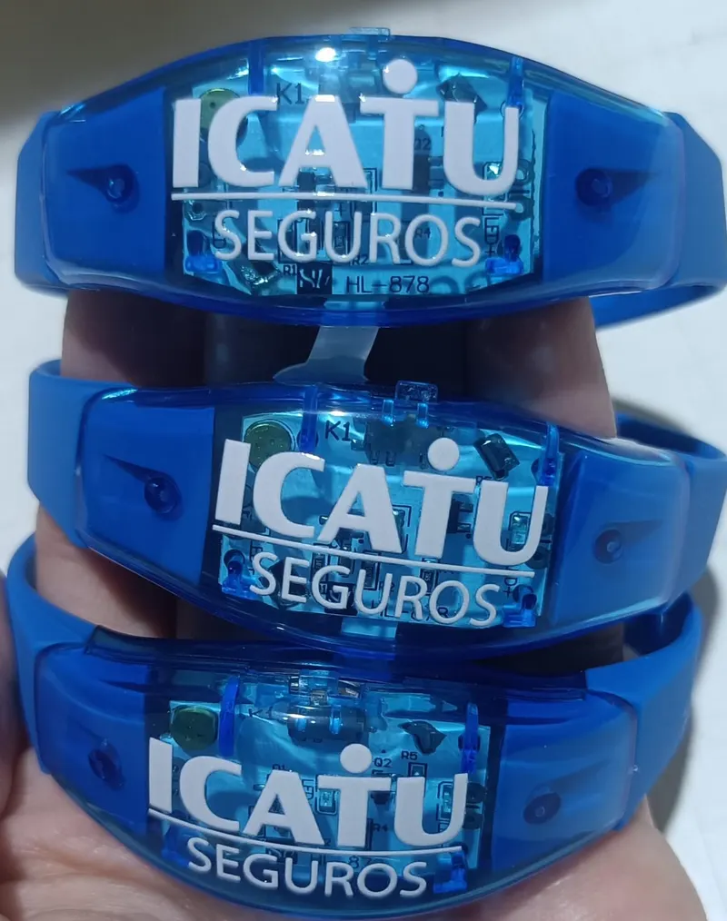 Pulseiras LED azul personalizadas para Icatu Seguros